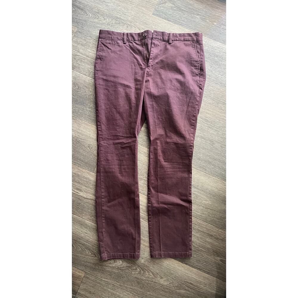 Old Navy Ultra Slims Burgundy Wine Color 36in X 32in